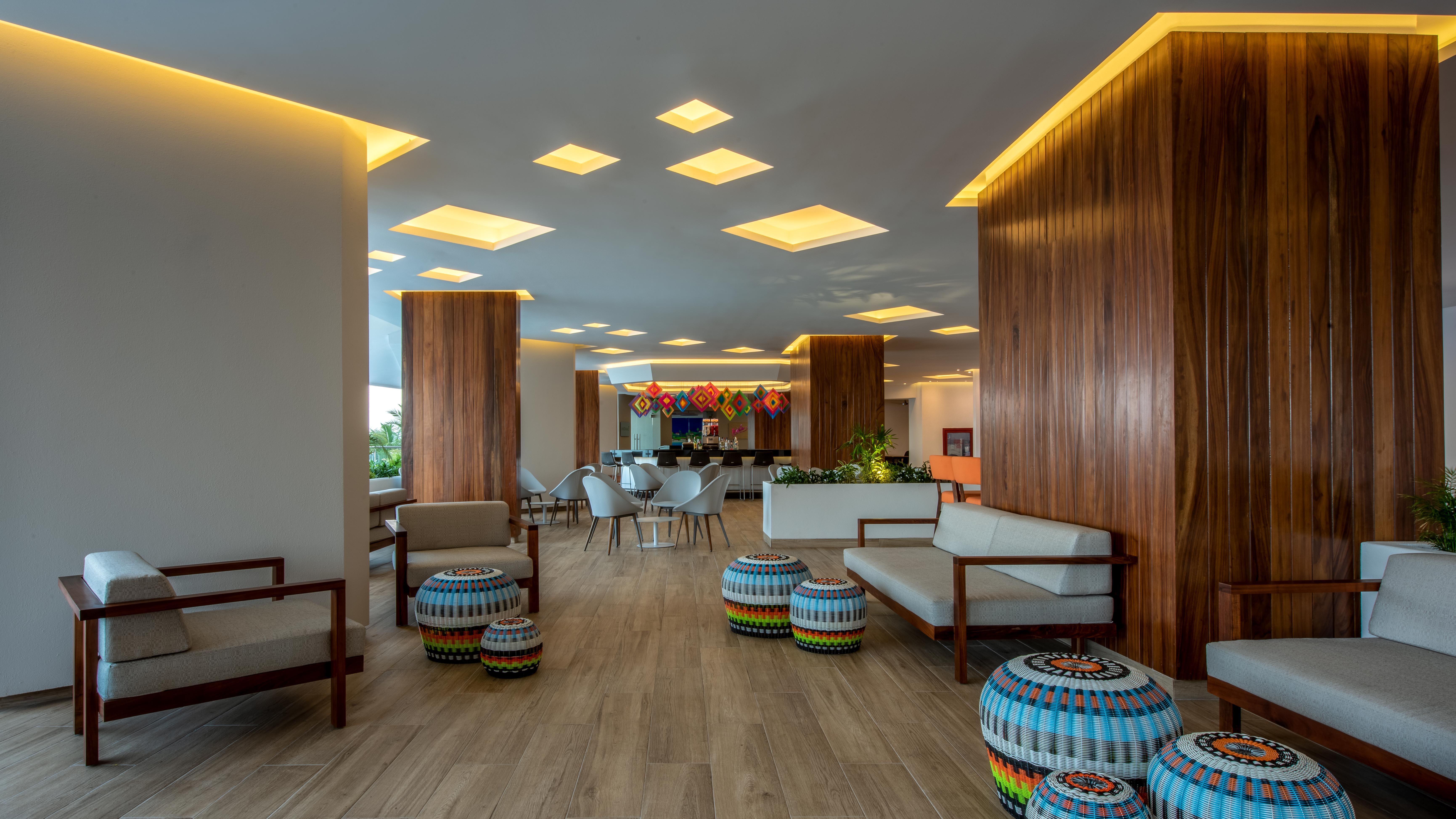 Grand Park Royal Puerto Vallarta Exterior foto The lounge at the airport.