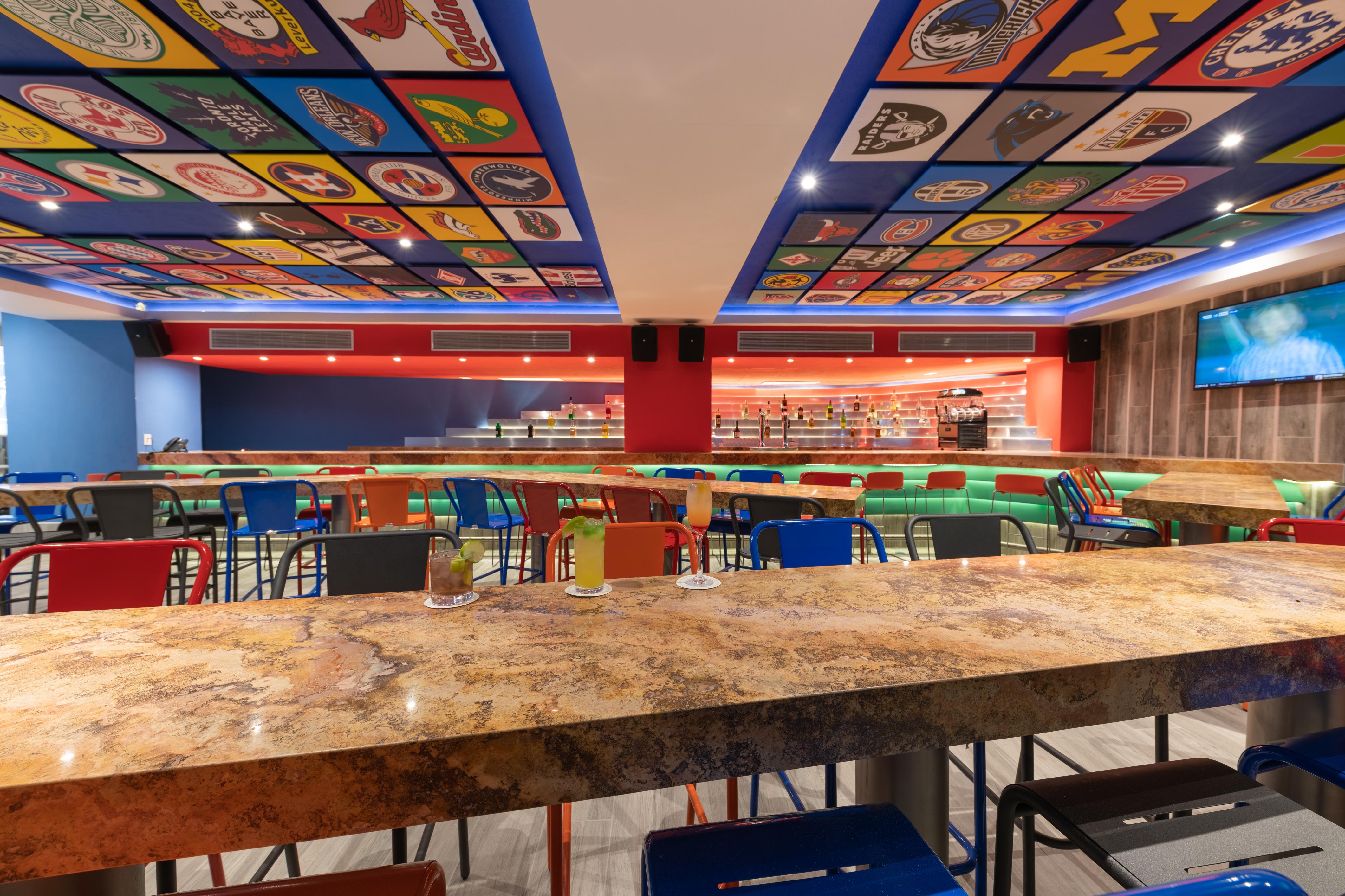Grand Park Royal Puerto Vallarta Exterior foto The interior of a typical bar in the city