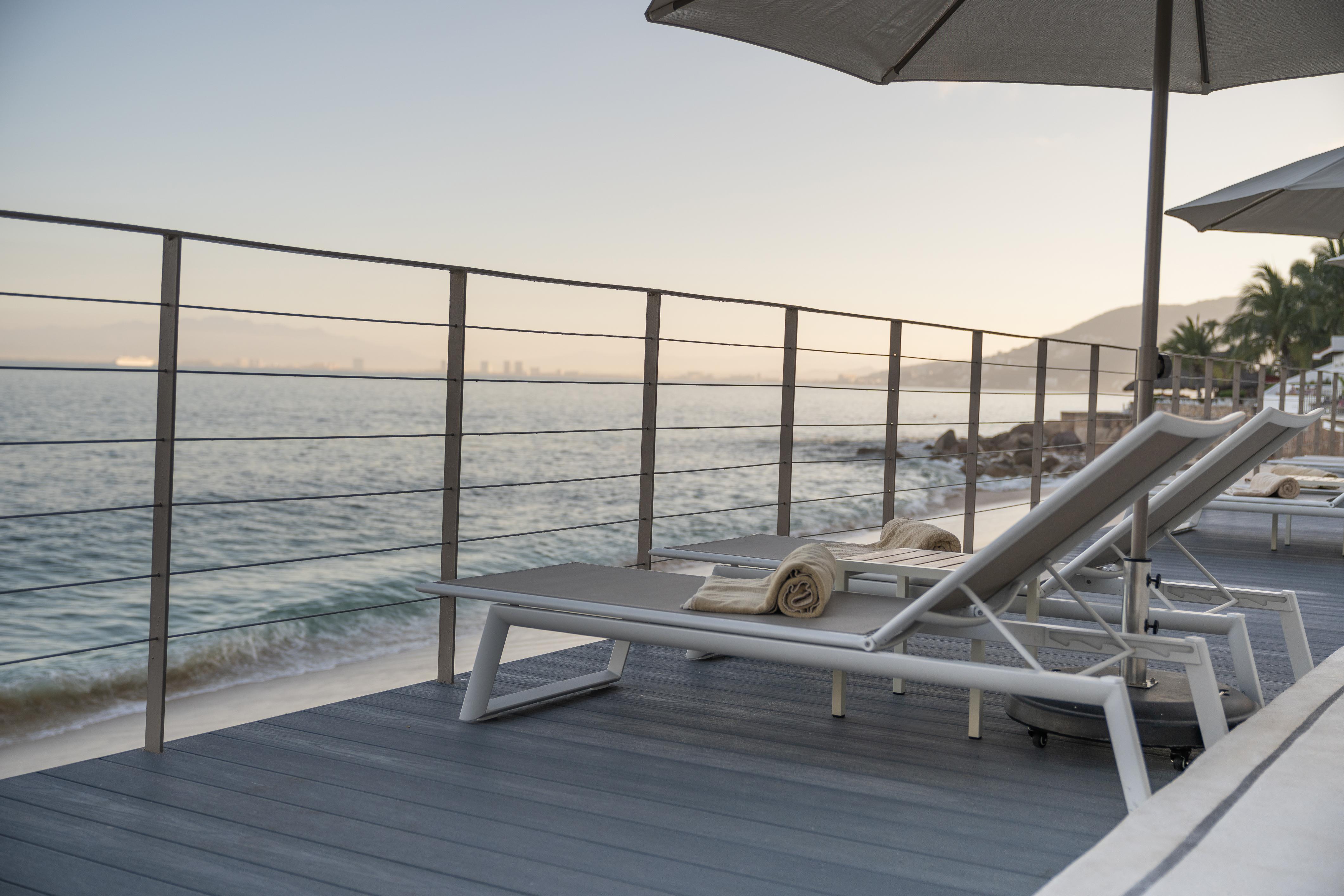 Grand Park Royal Puerto Vallarta Exterior foto Composite wood